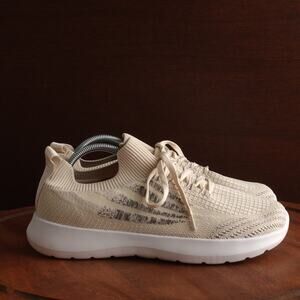 Hobibear Sneakers Unisex Size EU 42 US M8.5 W9.5 Beige Zephyr Wide Toe Athletic